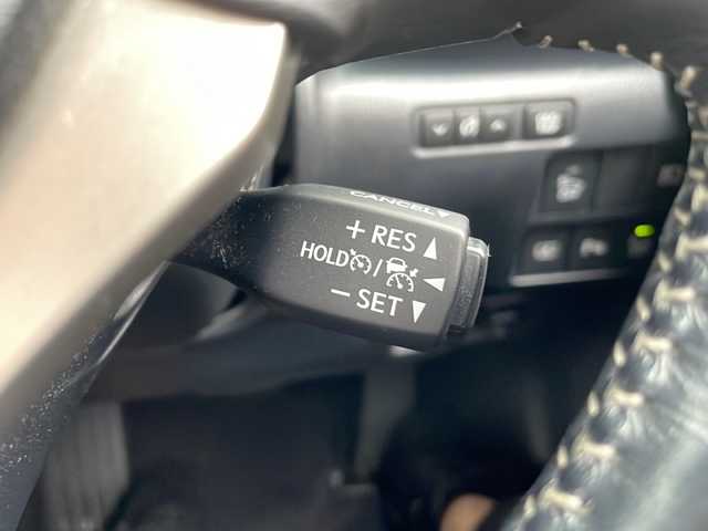 レクサス ＩＳ 300h バージョンL 富山県 2016(平28)年 7.6万km ソニッククォーツ サンルーフ　/4WD/純正ナビ(AM/FM/TV/CD/DVD/BD/BTA)/衝突被害軽減ブレーキ　/アダプティブクルーズコントロール　/純正アルミサマータイヤ積込　/オートハイビーム　/シートクーラー　/シートヒーター　/ステアリングヒーター　/ＥＴＣ２．０/コーナーセンサー前後/LEDヘッドライト/レザーシート/USB入力端子/ブラインドスポットモニター/取扱説明書/ナビ取扱説明書