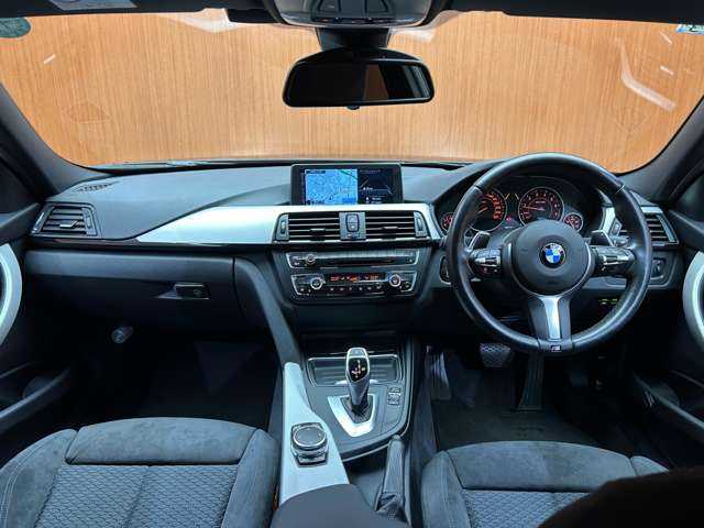 ＢＭＷ ３２０ｉ Mスポーツ 千葉県 2015(平27)年 1.7万km サファイアブラックP ＡＣＣ　/ワンオーナー　/純正ナビ　/バックカメラ　/衝突軽減ブレーキ　/メモリーパワーシート　/キセノンヘッドライト　/オートライト　/ＥＴＣ　/ＬＤＷ　/純正ナビ１８インチＡＷ　/パドルシフト　/電動リアゲート