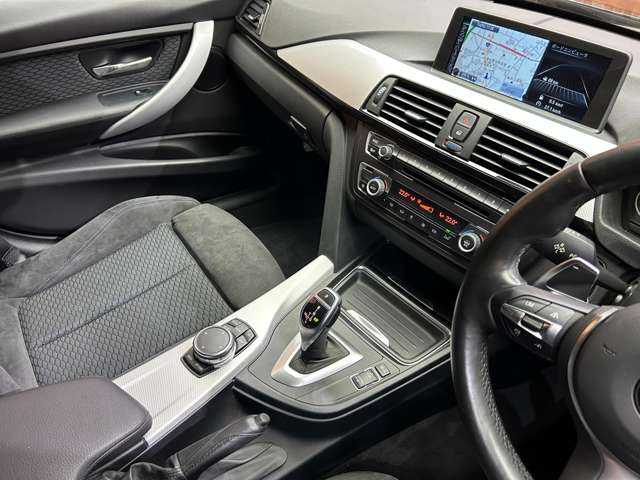 ＢＭＷ ３２０ｉ Mスポーツ 千葉県 2015(平27)年 1.7万km サファイアブラックP ＡＣＣ　/ワンオーナー　/純正ナビ　/バックカメラ　/衝突軽減ブレーキ　/メモリーパワーシート　/キセノンヘッドライト　/オートライト　/ＥＴＣ　/ＬＤＷ　/純正ナビ１８インチＡＷ　/パドルシフト　/電動リアゲート