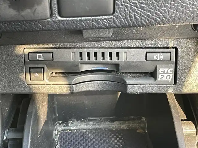 トヨタ アルファード S Cパッケージ 滋賀県 2022(令4)年 4.2万km ホワイトパールクリスタルシャイン ワンオーナー/サンルーフ/モデリスタフルエアロ/9型ディスプレイオーディオ/・ナビ機能/・フルセグTV/・Bluetooth/・CD/・DVD/後席モニター/バックカメラ/ドラレコ/デジタルインナーミラー/ETC/両側電動ドア/電動リアゲート/レザーシート/前席パワーシート/前席シートヒーター/前席エアーシート/オットマン/シートメモリー/ハンドルヒーター/前後コーナーセンサー/レーダークルーズコントロール/プリクラッシュセーフティー/ドライバー異常時対応システム/横滑り防止装置/レーントレーシングアシスト/ロードサインアシスト/オートマチックハイビーム/盗難防止装置/電格ウィンカーミラー/フォグランプ/スマートキー/スペアキー
