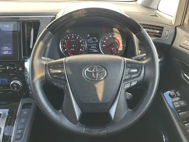 トヨタ アルファード S Cパッケージ 滋賀県 2022(令4)年 4.2万km ホワイトパールクリスタルシャイン ワンオーナー/サンルーフ/モデリスタフルエアロ/9型ディスプレイオーディオ/・ナビ機能/・フルセグTV/・Bluetooth/・CD/・DVD/後席モニター/バックカメラ/ドラレコ/デジタルインナーミラー/ETC/両側電動ドア/電動リアゲート/レザーシート/前席パワーシート/前席シートヒーター/前席エアーシート/オットマン/シートメモリー/ハンドルヒーター/前後コーナーセンサー/レーダークルーズコントロール/プリクラッシュセーフティー/ドライバー異常時対応システム/横滑り防止装置/レーントレーシングアシスト/ロードサインアシスト/オートマチックハイビーム/盗難防止装置/電格ウィンカーミラー/フォグランプ/スマートキー/スペアキー
