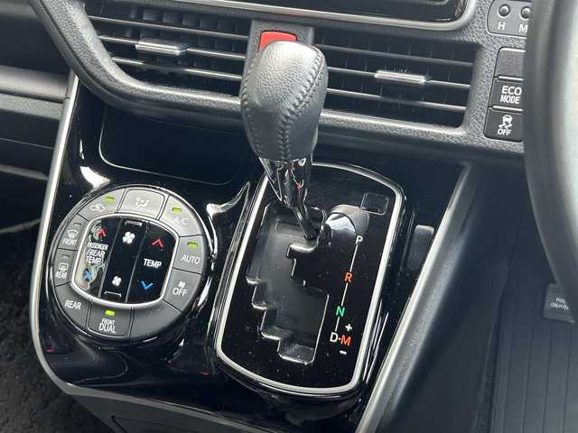 トヨタ ヴォクシー ZS 煌Ⅲ 静岡県 2020(令2)年 2.1万km 黒 トヨタセーフティセンス/純正１０型ＳＤナビ/ＤＶＤ再生/フルセグＴＶ/バックカメラ/後席モニター/ＥＴＣ２．０/両側電動スライドドア/ＰＫＳＢ/クルコン/オートハイビーム/ＬＥＤヘッド/純正１６ＡＷ