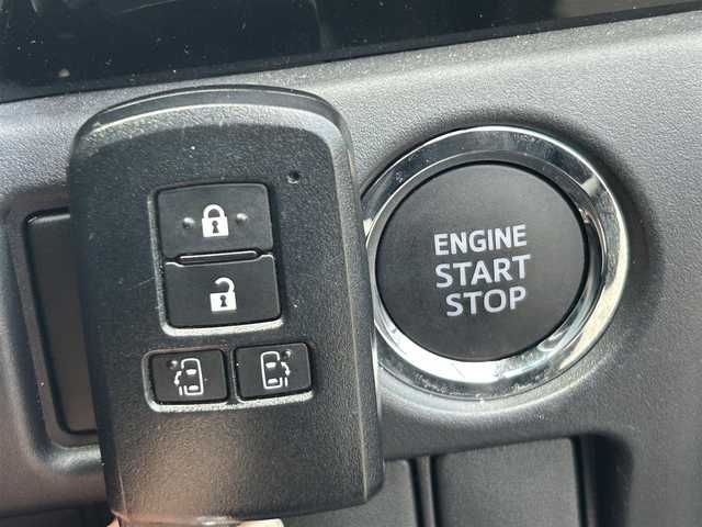 トヨタ ヴォクシー ZS 煌Ⅲ 静岡県 2020(令2)年 2.1万km 黒 トヨタセーフティセンス/純正１０型ＳＤナビ/ＤＶＤ再生/フルセグＴＶ/バックカメラ/後席モニター/ＥＴＣ２．０/両側電動スライドドア/ＰＫＳＢ/クルコン/オートハイビーム/ＬＥＤヘッド/純正１６ＡＷ