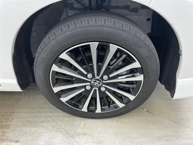 トヨタ ルーミー カスタムG－T 岡山県 2023(令5)年 3.6万km パールホワイトⅢ ワンオーナー		/純正９インチナビ/【ナビ/フルセグ/Bluetooth/DVD/】	/パノラミックビューモニター/追従型クルーズコントロール	/オートハイビーム	/LEDヘッドライト（AUTO機能付き）	/ビルトインETC	/前席シートヒーター	/運転席パワーシート	/衝突軽減ブレーキシステム	/車線逸脱防止システム	/横滑り防止装置	/踏み間違い防止装置/純正15インチアルミ	/コーナーセンサー（前後）	/純正フロアマット	/ステアリングスイッチ	/ISOFIX/チルトステアリング/シートリフター/シートバックテーブル/ウィンカーミラー/ドアバイザー	/プッシュスタート	/取扱説明書	/新車保証書/スペアキー×１