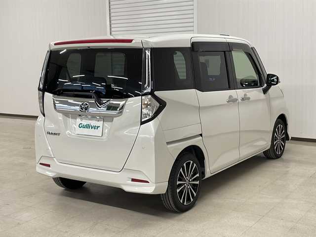 トヨタ ルーミー カスタムG－T 熊本県 2023(令5)年 3.6万km パールホワイトⅢ ワンオーナー		/純正９インチナビ/【ナビ/フルセグ/Bluetooth/DVD/】	/パノラミックビューモニター/追従型クルーズコントロール	/オートハイビーム	/LEDヘッドライト（AUTO機能付き）	/ビルトインETC	/前席シートヒーター	/運転席パワーシート	/衝突軽減ブレーキシステム	/車線逸脱防止システム	/横滑り防止装置	/踏み間違い防止装置/純正15インチアルミ	/コーナーセンサー（前後）	/純正フロアマット	/ステアリングスイッチ	/ISOFIX/チルトステアリング/シートリフター/シートバックテーブル/ウィンカーミラー/ドアバイザー	/プッシュスタート	/取扱説明書	/新車保証書/スペアキー×１