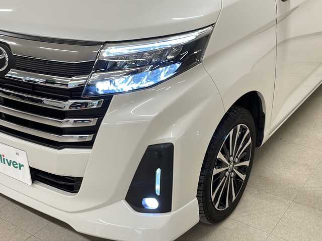 トヨタ ルーミー カスタムG－T 熊本県 2023(令5)年 3.6万km パールホワイトⅢ ワンオーナー		/純正９インチナビ/【ナビ/フルセグ/Bluetooth/DVD/】	/パノラミックビューモニター/追従型クルーズコントロール	/オートハイビーム	/LEDヘッドライト（AUTO機能付き）	/ビルトインETC	/前席シートヒーター	/運転席パワーシート	/衝突軽減ブレーキシステム	/車線逸脱防止システム	/横滑り防止装置	/踏み間違い防止装置/純正15インチアルミ	/コーナーセンサー（前後）	/純正フロアマット	/ステアリングスイッチ	/ISOFIX/チルトステアリング/シートリフター/シートバックテーブル/ウィンカーミラー/ドアバイザー	/プッシュスタート	/取扱説明書	/新車保証書/スペアキー×１