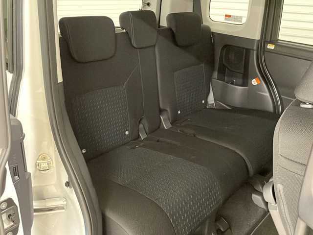 トヨタ ルーミー カスタムG－T 熊本県 2023(令5)年 3.6万km パールホワイトⅢ ワンオーナー		/純正９インチナビ/【ナビ/フルセグ/Bluetooth/DVD/】	/パノラミックビューモニター/追従型クルーズコントロール	/オートハイビーム	/LEDヘッドライト（AUTO機能付き）	/ビルトインETC	/前席シートヒーター	/運転席パワーシート	/衝突軽減ブレーキシステム	/車線逸脱防止システム	/横滑り防止装置	/踏み間違い防止装置/純正15インチアルミ	/コーナーセンサー（前後）	/純正フロアマット	/ステアリングスイッチ	/ISOFIX/チルトステアリング/シートリフター/シートバックテーブル/ウィンカーミラー/ドアバイザー	/プッシュスタート	/取扱説明書	/新車保証書/スペアキー×１