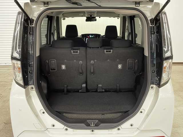 トヨタ ルーミー カスタムG－T 熊本県 2023(令5)年 3.6万km パールホワイトⅢ ワンオーナー		/純正９インチナビ/【ナビ/フルセグ/Bluetooth/DVD/】	/パノラミックビューモニター/追従型クルーズコントロール	/オートハイビーム	/LEDヘッドライト（AUTO機能付き）	/ビルトインETC	/前席シートヒーター	/運転席パワーシート	/衝突軽減ブレーキシステム	/車線逸脱防止システム	/横滑り防止装置	/踏み間違い防止装置/純正15インチアルミ	/コーナーセンサー（前後）	/純正フロアマット	/ステアリングスイッチ	/ISOFIX/チルトステアリング/シートリフター/シートバックテーブル/ウィンカーミラー/ドアバイザー	/プッシュスタート	/取扱説明書	/新車保証書/スペアキー×１