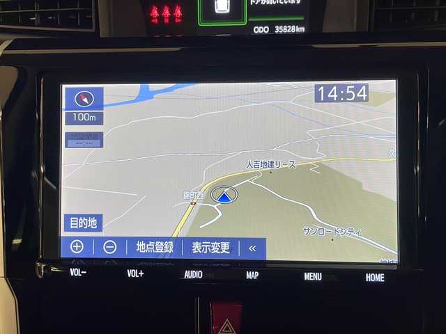 トヨタ ルーミー カスタムG－T 熊本県 2023(令5)年 3.6万km パールホワイトⅢ ワンオーナー		/純正９インチナビ/【ナビ/フルセグ/Bluetooth/DVD/】	/パノラミックビューモニター/追従型クルーズコントロール	/オートハイビーム	/LEDヘッドライト（AUTO機能付き）	/ビルトインETC	/前席シートヒーター	/運転席パワーシート	/衝突軽減ブレーキシステム	/車線逸脱防止システム	/横滑り防止装置	/踏み間違い防止装置/純正15インチアルミ	/コーナーセンサー（前後）	/純正フロアマット	/ステアリングスイッチ	/ISOFIX/チルトステアリング/シートリフター/シートバックテーブル/ウィンカーミラー/ドアバイザー	/プッシュスタート	/取扱説明書	/新車保証書/スペアキー×１