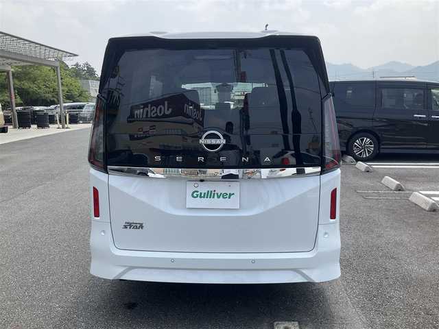 日産 セレナ ハイウェイスター V 滋賀県 2023(令5)年 2万km 黒Ⅱ ワンオーナー/車検8年2月まで/走行支援システム/・エマージェンシーブレーキ/・踏み間違い衝突防止アシスト/・車線逸脱警報・プロパイロット/・後側方車両検知警報/純正9インチナビ/Bluetooth、フルセグテレビ/アラウンドビューモニター/純正11インチフリップダウンモニター/純正前後ドライブレコーダー（ナビ連動）/純正ETC2.0/純正インテリジェントルームミラー/両側パワースライドドア/ハンズフリースライドドア/スペアキー有り/取扱説明書、保証書
