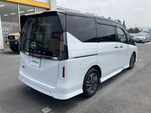 日産 セレナ ハイウェイスター V 滋賀県 2023(令5)年 2万km 黒Ⅱ ワンオーナー/車検8年2月まで/走行支援システム/・エマージェンシーブレーキ/・踏み間違い衝突防止アシスト/・車線逸脱警報・プロパイロット/・後側方車両検知警報/純正9インチナビ/Bluetooth、フルセグテレビ/アラウンドビューモニター/純正11インチフリップダウンモニター/純正前後ドライブレコーダー（ナビ連動）/純正ETC2.0/純正インテリジェントルームミラー/両側パワースライドドア/ハンズフリースライドドア/スペアキー有り/取扱説明書、保証書
