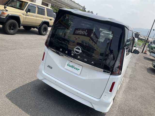日産 セレナ ハイウェイスター V 滋賀県 2023(令5)年 2万km 黒Ⅱ ワンオーナー/車検8年2月まで/走行支援システム/・エマージェンシーブレーキ/・踏み間違い衝突防止アシスト/・車線逸脱警報・プロパイロット/・後側方車両検知警報/純正9インチナビ/Bluetooth、フルセグテレビ/アラウンドビューモニター/純正11インチフリップダウンモニター/純正前後ドライブレコーダー（ナビ連動）/純正ETC2.0/純正インテリジェントルームミラー/両側パワースライドドア/ハンズフリースライドドア/スペアキー有り/取扱説明書、保証書