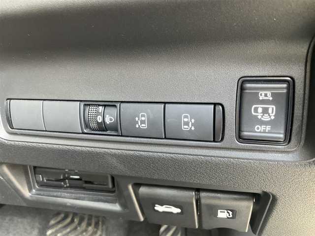 日産 セレナ ハイウェイスター V 滋賀県 2023(令5)年 2万km 黒Ⅱ ワンオーナー/車検8年2月まで/走行支援システム/・エマージェンシーブレーキ/・踏み間違い衝突防止アシスト/・車線逸脱警報・プロパイロット/・後側方車両検知警報/純正9インチナビ/Bluetooth、フルセグテレビ/アラウンドビューモニター/純正11インチフリップダウンモニター/純正前後ドライブレコーダー（ナビ連動）/純正ETC2.0/純正インテリジェントルームミラー/両側パワースライドドア/ハンズフリースライドドア/スペアキー有り/取扱説明書、保証書