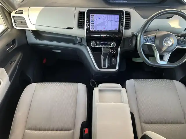 日産 セレナ ハイウェイスター 愛知県 2016(平28)年 6.1万km ブリリアントホワイトパール プロパイロット/純正12．3インチナビ/　（Bluetooth/TV/HDMI/DVD/Blue-ray）/全方位カメラ/デジタルインナーミラー/パワースライドドア/ドラレコ/ETC/純正16インチAW/純正フロアマット/純正LEDライト/オートライト/後席テーブル/後席USB/サンシェード/オートホールド/ステアリングスイッチ/セーフティーパッケージ/　・踏み間違い衝突防止/　・インテリジェント パーキングアシスト/　・標識検知機能/　・インテリジェント DA（ふらつき警報）/　・フロント&バックソナー/　・インテリジェント ルームミラー/　・電動パーキングブレーキ/　・オートブレーキホールド /　・インテリジェント LI