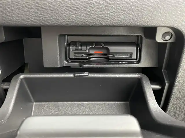 日産 セレナ ハイウェイスター 愛知県 2016(平28)年 6.1万km ブリリアントホワイトパール プロパイロット/純正12．3インチナビ/　（Bluetooth/TV/HDMI/DVD/Blue-ray）/全方位カメラ/デジタルインナーミラー/パワースライドドア/ドラレコ/ETC/純正16インチAW/純正フロアマット/純正LEDライト/オートライト/後席テーブル/後席USB/サンシェード/オートホールド/ステアリングスイッチ/セーフティーパッケージ/　・踏み間違い衝突防止/　・インテリジェント パーキングアシスト/　・標識検知機能/　・インテリジェント DA（ふらつき警報）/　・フロント&バックソナー/　・インテリジェント ルームミラー/　・電動パーキングブレーキ/　・オートブレーキホールド /　・インテリジェント LI
