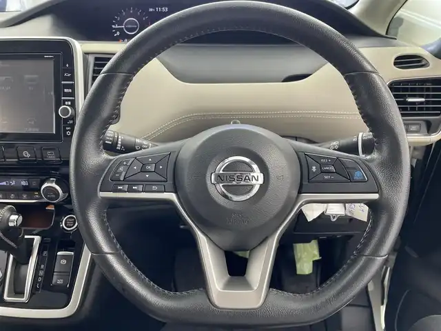 日産 セレナ ハイウェイスター 愛知県 2016(平28)年 6.1万km ブリリアントホワイトパール プロパイロット/純正12．3インチナビ/　（Bluetooth/TV/HDMI/DVD/Blue-ray）/全方位カメラ/デジタルインナーミラー/パワースライドドア/ドラレコ/ETC/純正16インチAW/純正フロアマット/純正LEDライト/オートライト/後席テーブル/後席USB/サンシェード/オートホールド/ステアリングスイッチ/セーフティーパッケージ/　・踏み間違い衝突防止/　・インテリジェント パーキングアシスト/　・標識検知機能/　・インテリジェント DA（ふらつき警報）/　・フロント&バックソナー/　・インテリジェント ルームミラー/　・電動パーキングブレーキ/　・オートブレーキホールド /　・インテリジェント LI