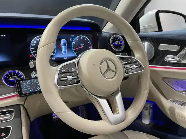 メルセデス・ベンツ Ｅ４５０ 4マチック クーペ スポーツ 道央・札幌 2018(平30)年 4.7万km ダイヤモンドホワイト エクスクルーシブパッケージ/・パノラミックスライディングルーフ/・Burmesterサラウンドサウンド/・エアバランスパッケージ/AIR BODY CONTROLサスペンション/19インチAMG5ツインスポークAW/レーダーセーフティパッケージ/・アクティブディスタンスアシストディストロニック/・アクティブステアリングアシスト/・アクティブブレーキアシスト/・アクティブブラインドスポットアシスト/・アクティブレーンキーピングアシスト/・トラフィックサインアシスト/360°カメラシステム/アクティブパーキングアシスト/マルチビームLEDヘッドライト/アダプティブハイビームアシストプラス/AMGスタイリングパッケージ/フットトランクオープナー/ヘッドアップディスプレイ/本革シート(ナッパレザー)/AMGスポーツステアリング/シートヒーター(D/N)/シートベンチレーター(D/N)/リラクゼーション機能(D/N)/メモリー付きパワーシート(D/N)/電動ランバーサポート(D/N)/COMANDシステム/・フルセグTV/・AppleCarPlay/・AndroidAuto/ワイヤレスチャージング/アンビエントライト/純正ドライブレコーダー