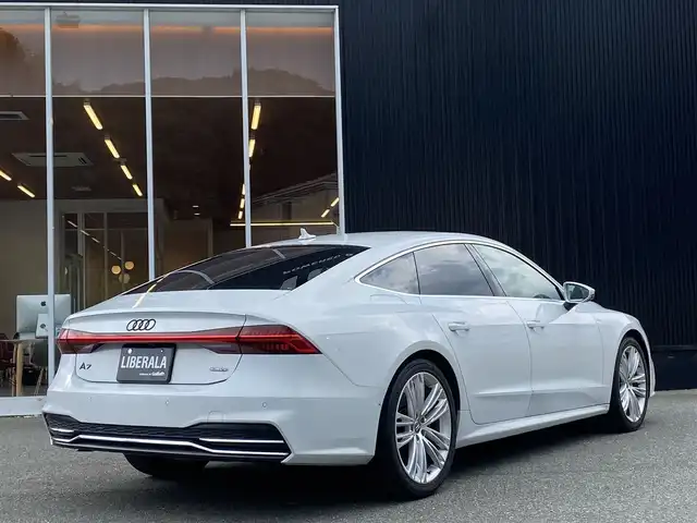 アウディ Ａ７ SB 55TFSIクワトロ デビューパッケージ 福岡県 2019(平31)年 3.8万km グレイシアホワイトメタリック アシスタンスパッケージ/レーザーライトパッケージ/リアコンフォートパッケージ/アダプティブクルーズコントロール/アウディサイドアシスト/アウディプレセンス/バーチャルコックピット/純正ナビ/フルセグTV/Bluetooth/Applecarplay/androidauto/サラウンドビューカメラ/黒革シート/全席シートヒーター/純正２０インチアルミホイール/純正ドライブレコーダー/ＥＴＣ