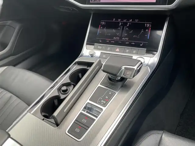 アウディ Ａ７ SB 55TFSIクワトロ デビューパッケージ 福岡県 2019(平31)年 3.8万km グレイシアホワイトメタリック アシスタンスパッケージ/レーザーライトパッケージ/リアコンフォートパッケージ/アダプティブクルーズコントロール/アウディサイドアシスト/アウディプレセンス/バーチャルコックピット/純正ナビ/フルセグTV/Bluetooth/Applecarplay/androidauto/サラウンドビューカメラ/黒革シート/全席シートヒーター/純正２０インチアルミホイール/純正ドライブレコーダー/ＥＴＣ