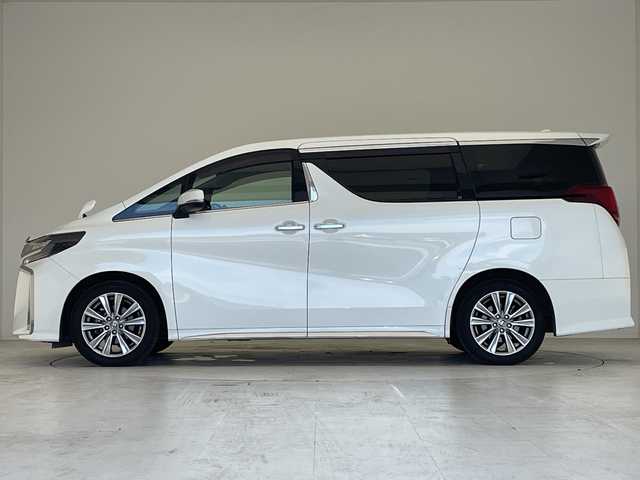 トヨタ アルファード S タイプゴールド 愛知県 2020(令2)年 4.5万km ホワイトパールクリスタルシャイン １２型フリップダウンモニター/三眼LEDヘッドライト/純正9型ディズプレイオーディオ　ナビ機能あり/両側パワースライドドア/レーダークルーズコントロール/バックカメラ/電動リアゲート/コーナーセンサー/純正アルミホイール/オートマチックハイビーム/衝突軽減システム/フルセグ/CD/DVD/Bluetooth/ドライブレコーダー/ETC/ステアリングスイッチ/スマートキー/プッシュスタート