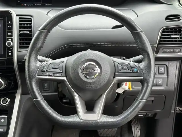 日産 セレナ ハイウェイスター 埼玉県 2016(平28)年 13.5万km ダイヤモンドブラック (株)IDOMが運営する【じしゃロン鳩ヶ谷店】の自社ローン専用車両になりますこちらは現金またはオートローンご利用時の価格です。自社ローンご希望の方は別途その旨お申付け下さい/登録時134755km/プロパイロット/両側パワースライドドア/純正メモリナビ（MM516D-L）/　・AM/FM/CD/DVD/ブルーレイ/MSV(SD)/　・BT/フルセグTV/バックカメラ/純正フリップダウンモニター/プッシュスタート/スマートキーx1/レーダークルーズコントロール/エマージェンシーブレーキ/駐車支援（ソナー）/側方支援/ハンズフリーオートスライドドア/純正16インチAW/純正LEDヘッドライト/　・オートライト/フォグランプ/革巻ステアリング/　・ステアリングリモコン/電動格納機能付きウインカーミラー/後席ロールサンシェード/純正フロアマット