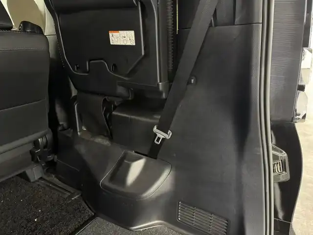 トヨタ ヴォクシー ZS 煌 三重県 2018(平30)年 5.9万km イナズマスパーキングブラックガラスフレーク ガソリン/FF/MTモード付インパネCVT/純正 10インチナビ NSZN-Z66T/（AM/FM/CD/DVD/TV/SD/SDREC/Bluetooth/USB/HDMI）/バックガイドモニター/両側パワースライドドア/ドライブレコーダー 前後/ビルトイン ETC/Toyota Safety Sense/・プリクラッシュセーフティ［PCS］/・レーンディパーチャーアラート［LDA］/・オートハイビーム［AHB］/・クリアランスソナー/・パーキングサポートブレーキ（静止物）/・横滑り防止装置［TRC］/など/装備/・クルーズコントロール/・左右独立温度調整＆後席独立調整オートエアコン/・オートライト/・LED ヘッドランプ＆フロントフォグランプ/・ステアリングスイッチ/・プッシュスタート/・充電用USBジャックx2/・純正16inAW/・保/取/ナビ取/・スマートキーx2/など