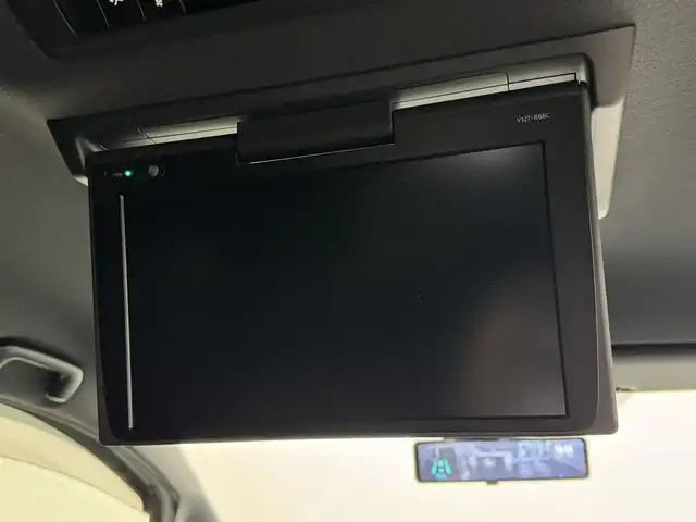 トヨタ ヴォクシー ZS 煌 三重県 2018(平30)年 5.9万km イナズマスパーキングブラックガラスフレーク ガソリン/FF/MTモード付インパネCVT/純正 10インチナビ NSZN-Z66T/（AM/FM/CD/DVD/TV/SD/SDREC/Bluetooth/USB/HDMI）/バックガイドモニター/両側パワースライドドア/ドライブレコーダー 前後/ビルトイン ETC/Toyota Safety Sense/・プリクラッシュセーフティ［PCS］/・レーンディパーチャーアラート［LDA］/・オートハイビーム［AHB］/・クリアランスソナー/・パーキングサポートブレーキ（静止物）/・横滑り防止装置［TRC］/など/装備/・クルーズコントロール/・左右独立温度調整＆後席独立調整オートエアコン/・オートライト/・LED ヘッドランプ＆フロントフォグランプ/・ステアリングスイッチ/・プッシュスタート/・充電用USBジャックx2/・純正16inAW/・保/取/ナビ取/・スマートキーx2/など