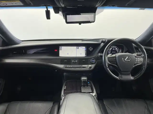 レクサス ＬＳ 500h バージョンL 群馬県 2017(平29)年 5.7万km ソニッククォーツ ムーンルーフ/＝＝＝＝＝/デジタルインナーミラー/純正１２．３インチSDナビ/・フルセグTV/Bluetooth/CD/DVD/SD/USB/AUX/パノラミックビューモニター/レザーシート/前席シートメモリー/前席+後席左右シートヒーター/シートベンチレーション/パーキングサポートブレーキ/ブラインドスポットモニター/三眼LEDヘッドランプ/ステアリングヒーター/後席リクライニング/レクサスセーフティシステム+A/・プリクラッシュセーフティ/・フロントクロストラフィックアラート/・レーダークルーズコントロール/・レーントレーシングアシスト/・アダプティブハイビーム/・ロードサインアシスト/・先行車発進告知/ビルトインETC２．０/プッシュスタート/パドルシフト/4WD