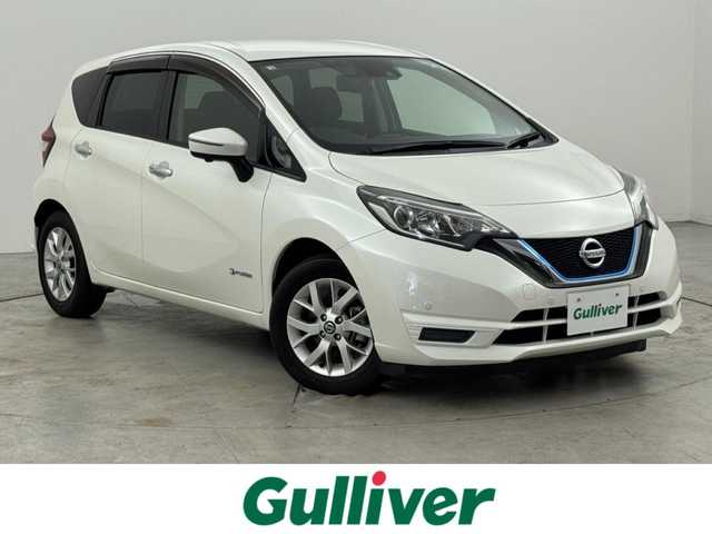 日産 ノート e－パワー X 福岡県 2018(平30)年 6万km ブリリアントホワイトパール 純正ナビ　/全方位カメラ　/エマージェンシーブレーキ　/レーンキープ　/コーナーセンサー　/車両接近通報装置　/盗難防止装置　/レーダークルコン　/ドライブモード　/デジタルルームミラー　/ＥＴＣ　/純正ＡＷ　/ＬＥＤライト