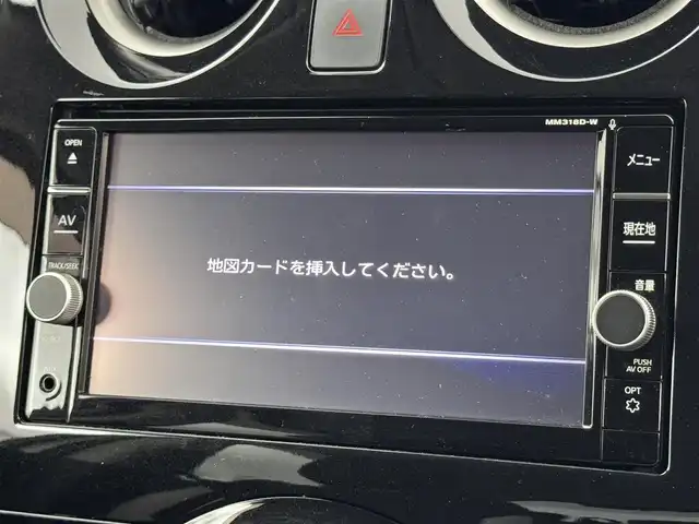 日産 ノート e－パワー X 福岡県 2018(平30)年 6万km ブリリアントホワイトパール 純正ナビ　/全方位カメラ　/エマージェンシーブレーキ　/レーンキープ　/コーナーセンサー　/車両接近通報装置　/盗難防止装置　/レーダークルコン　/ドライブモード　/デジタルルームミラー　/ＥＴＣ　/純正ＡＷ　/ＬＥＤライト