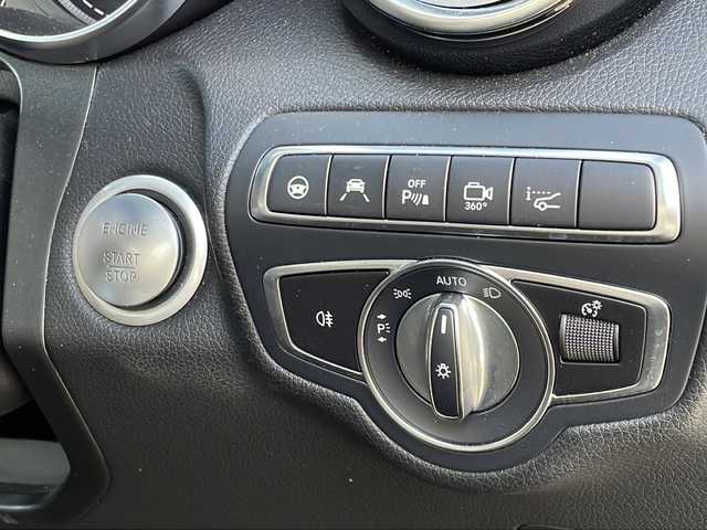 メルセデス・ベンツ ＧＬＣ２２０ d 4マチックスポーツ 本革 福岡県 2019(平31)年 4.5万km 黒 純正メーカーオプションナビ/(AM/FM/CD/DVD/SD/USB/BT/フルセグ)/Burmesterサウンドシステム/サンルーフ/ワンオーナー/バック＋フロント＋全方位カメラ/レーダークルーズコントロール/ヘッドアップディスプレイ/ブラインドスポットモニター/純正19インチアルミホイール/レザーシート/D+N席パワーシート/D+N席メモリーシート/全席シートヒーター/電動リアゲート/純正フロアマット/フォグランプ/スペアキー/ETC/4WD/MT付きAT