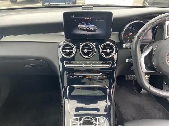 メルセデス・ベンツ ＧＬＣ２２０ d 4マチックスポーツ 本革 福岡県 2019(平31)年 4.5万km オブシディアンブラック ・1オーナー/・サンルーフ/・アダプティブクルーズコントロール/・純正ナビ/Bluetooth/USB/・全方位カメラ/・黒革シート/シートヒーター/・フルセグ/・ETC/・純正19AW/・LEDライト/・取扱説明書/・スペアキー