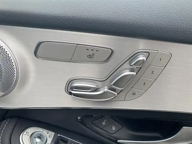 メルセデス・ベンツ ＧＬＣ２２０ d 4マチックスポーツ 本革 福岡県 2019(平31)年 4.5万km オブシディアンブラック ・1オーナー/・サンルーフ/・アダプティブクルーズコントロール/・純正ナビ/Bluetooth/USB/・全方位カメラ/・黒革シート/シートヒーター/・フルセグ/・ETC/・純正19AW/・LEDライト/・取扱説明書/・スペアキー