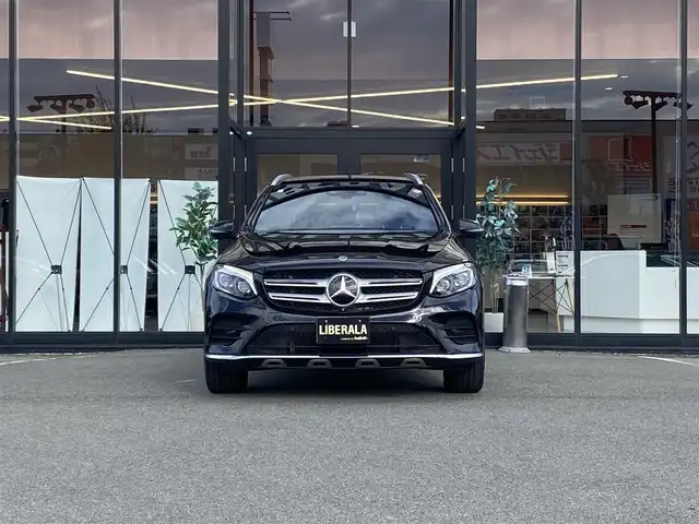 メルセデス・ベンツ ＧＬＣ２２０ d 4マチックスポーツ 本革 福岡県 2019(平31)年 4.5万km オブシディアンブラック ・1オーナー/・サンルーフ/・アダプティブクルーズコントロール/・純正ナビ/Bluetooth/USB/・全方位カメラ/・黒革シート/シートヒーター/・フルセグ/・ETC/・純正19AW/・LEDライト/・取扱説明書/・スペアキー