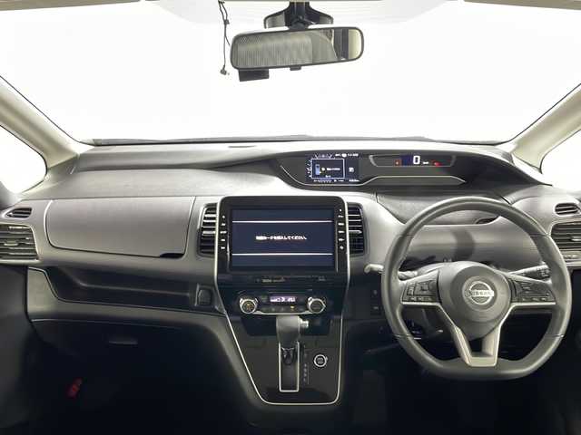 日産 セレナ ハイウェイスター V 広島県 2020(令2)年 4.3万km ブリリアントホワイトパール 禁煙車/純正１０型ナビ/全周囲カメラ/フリップダウンモニター/両側パワースライドドア/ブラインドスポットモニター/クルーズコントロール/ＥＴＣ/前後ドラレコ/コーナーセンサー/衝突軽減/ＬＥＤヘッドライト/フルセグTV/スタッドレスタイヤ社外アルミ車載/純正16インチアルミホイール(195/60/R16)/エアバッグ(運転席/助手席/サイド/カーテン)