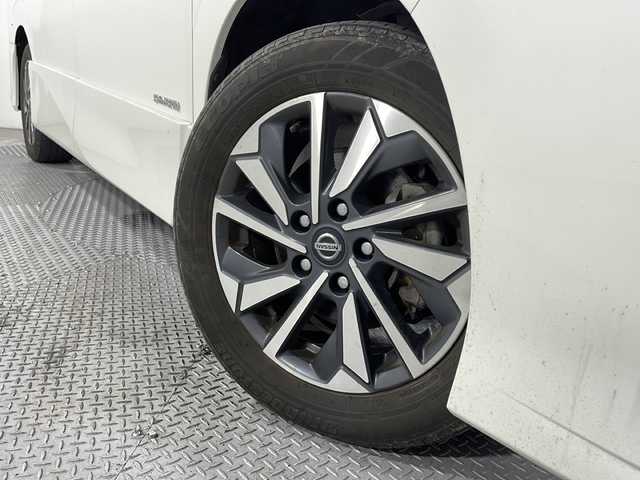 日産 セレナ ハイウェイスター V 広島県 2020(令2)年 4.3万km ブリリアントホワイトパール 禁煙車/純正１０型ナビ/全周囲カメラ/フリップダウンモニター/両側パワースライドドア/ブラインドスポットモニター/クルーズコントロール/ＥＴＣ/前後ドラレコ/コーナーセンサー/衝突軽減/ＬＥＤヘッドライト/フルセグTV/スタッドレスタイヤ社外アルミ車載/純正16インチアルミホイール(195/60/R16)/エアバッグ(運転席/助手席/サイド/カーテン)