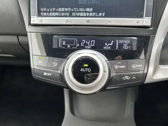 トヨタ プリウス α S ツーリングセレクション 富山県 2013(平25)年 6.9万km ブラック ナビ/Bluetooth/フルセグTV/バックカメラ/ETC/LEDヘッドランプ/フォグランプ/ヘッドランプクリーナー/ウィンカーミラー/ドアバイザー/プッシュスタート/スマートキー/スペアキー/社外AW/スタッドレスタイヤ/革巻きステアリング/保証書