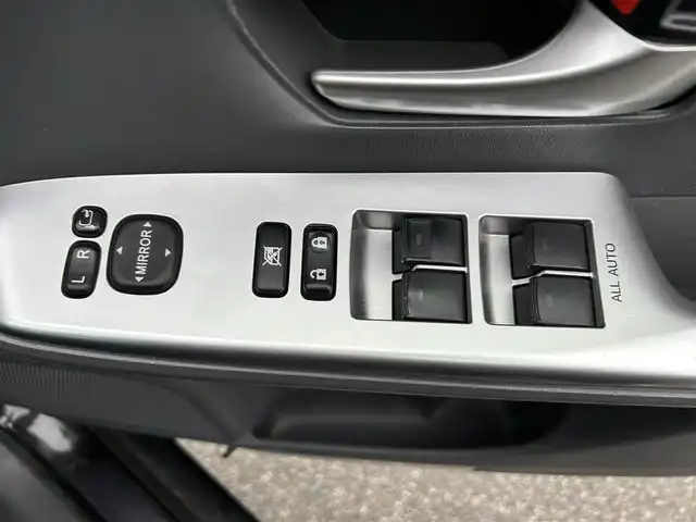 トヨタ プリウス α S ツーリングセレクション 富山県 2013(平25)年 6.9万km ブラック ナビ/Bluetooth/フルセグTV/バックカメラ/ETC/LEDヘッドランプ/フォグランプ/ヘッドランプクリーナー/ウィンカーミラー/ドアバイザー/プッシュスタート/スマートキー/スペアキー/社外AW/スタッドレスタイヤ/革巻きステアリング/保証書
