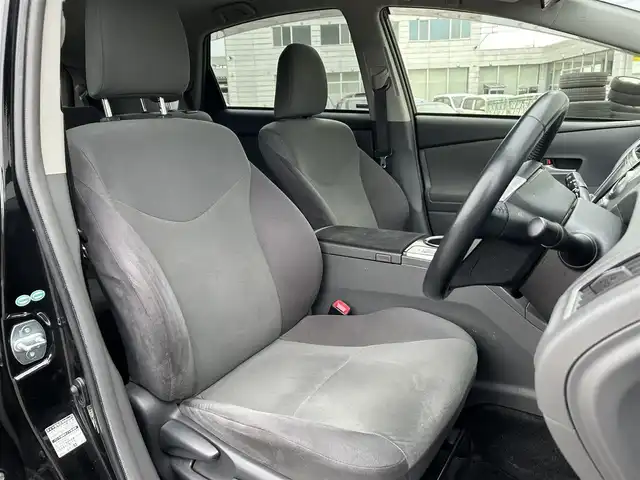 トヨタ プリウス α S ツーリングセレクション 富山県 2013(平25)年 6.9万km ブラック ナビ/Bluetooth/フルセグTV/バックカメラ/ETC/LEDヘッドランプ/フォグランプ/ヘッドランプクリーナー/ウィンカーミラー/ドアバイザー/プッシュスタート/スマートキー/スペアキー/社外AW/スタッドレスタイヤ/革巻きステアリング/保証書