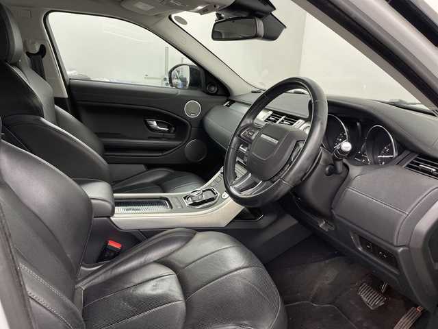 ランドローバー レンジローバーイヴォーク SEプラス 道央・札幌 2016(平28)年 4.5万km フジホワイト ・４WD/・純正ナビ/・CD/DVD/USB/BT)/・バックカメラ//・MERIDIANオーディオ/・バックカメラ/全方位カメラ/・大型ガラスルーフ/・パワーバックドア/・クルーズコントロール/・ダウンヒルアシスト/・シートヒーター/パワーシート/・マルチテレイン/・オートライト/HIDライト/・前後ドライブレコーダー/・冬タイヤアルミセット積込/・ETC