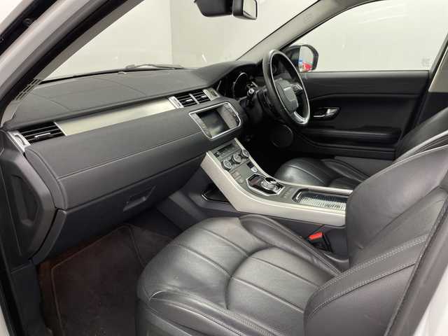 ランドローバー レンジローバーイヴォーク SEプラス 道央・札幌 2016(平28)年 4.5万km フジホワイト ・４WD/・純正ナビ/・CD/DVD/USB/BT)/・バックカメラ//・MERIDIANオーディオ/・バックカメラ/全方位カメラ/・大型ガラスルーフ/・パワーバックドア/・クルーズコントロール/・ダウンヒルアシスト/・シートヒーター/パワーシート/・マルチテレイン/・オートライト/HIDライト/・前後ドライブレコーダー/・冬タイヤアルミセット積込/・ETC