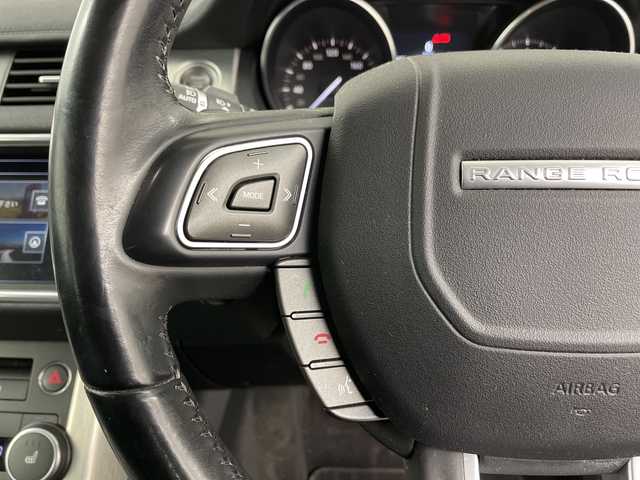 ランドローバー レンジローバーイヴォーク SEプラス 道央・札幌 2016(平28)年 4.5万km フジホワイト ・４WD/・純正ナビ/・CD/DVD/USB/BT)/・バックカメラ//・MERIDIANオーディオ/・バックカメラ/全方位カメラ/・大型ガラスルーフ/・パワーバックドア/・クルーズコントロール/・ダウンヒルアシスト/・シートヒーター/パワーシート/・マルチテレイン/・オートライト/HIDライト/・前後ドライブレコーダー/・冬タイヤアルミセット積込/・ETC