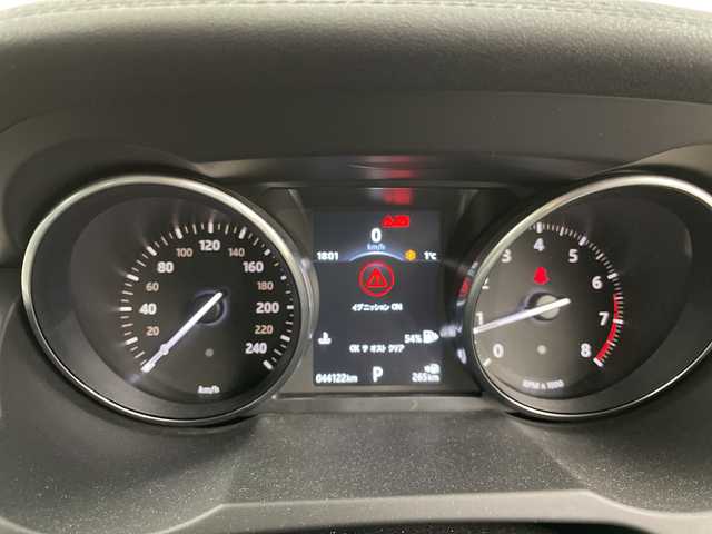 ランドローバー レンジローバーイヴォーク SEプラス 道央・札幌 2016(平28)年 4.5万km フジホワイト ・４WD/・純正ナビ/・CD/DVD/USB/BT)/・バックカメラ//・MERIDIANオーディオ/・バックカメラ/全方位カメラ/・大型ガラスルーフ/・パワーバックドア/・クルーズコントロール/・ダウンヒルアシスト/・シートヒーター/パワーシート/・マルチテレイン/・オートライト/HIDライト/・前後ドライブレコーダー/・冬タイヤアルミセット積込/・ETC