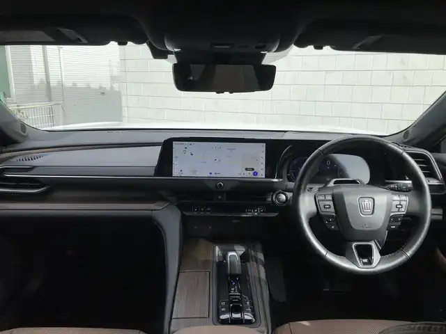 トヨタ クラウン Z 栃木県 2024(令6)年 3.3万km プレシャスホワイトパール 株)IDOMが運営する【じしゃロン小山店】の自社ローン専用車両になります。こちらは現金またはオートローンご利用時の価格です。自社ローンご希望の方は別途その旨お申付け下さい//ワンオーナー/禁煙車/純正１２．３インチディスプレイオーディオ/(Bluetooth)/(ApplecarPlay)/(Milacast)/トヨタプレミアムサウンドシステム/スマートキー/プッシュスタート/バックカメラ/全方位カメラ/ＥＴＣ２．０/レーダークルーズコントロール/プリクラッシュセーフティ/レーンキープアシスト/コーナーセンサー/ブラインドスポットモニター/ロードサインアシスト/プロアクティブドライビングアシスト/パーキングサポートブレーキ/パワーシート/シートメモリー/シートヒーター/エアシート/ステアリングヒーター/リフレッシュシート/TPMS/外部給電アタッチメント/アクセサリーコンセント(１００V)/ハンズフリーパワートランクリッド/リアサンシェード/リアマルチオペレーションパネル/デジタルインナーミラー/ステアリングリモコン/オートマチックハイビーム