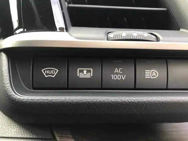 トヨタ クラウン Z 栃木県 2024(令6)年 3.3万km プレシャスホワイトパール 株)IDOMが運営する【じしゃロン小山店】の自社ローン専用車両になります。こちらは現金またはオートローンご利用時の価格です。自社ローンご希望の方は別途その旨お申付け下さい//ワンオーナー/禁煙車/純正１２．３インチディスプレイオーディオ/(Bluetooth)/(ApplecarPlay)/(Milacast)/トヨタプレミアムサウンドシステム/スマートキー/プッシュスタート/バックカメラ/全方位カメラ/ＥＴＣ２．０/レーダークルーズコントロール/プリクラッシュセーフティ/レーンキープアシスト/コーナーセンサー/ブラインドスポットモニター/ロードサインアシスト/プロアクティブドライビングアシスト/パーキングサポートブレーキ/パワーシート/シートメモリー/シートヒーター/エアシート/ステアリングヒーター/リフレッシュシート/TPMS/外部給電アタッチメント/アクセサリーコンセント(１００V)/ハンズフリーパワートランクリッド/リアサンシェード/リアマルチオペレーションパネル/デジタルインナーミラー/ステアリングリモコン/オートマチックハイビーム