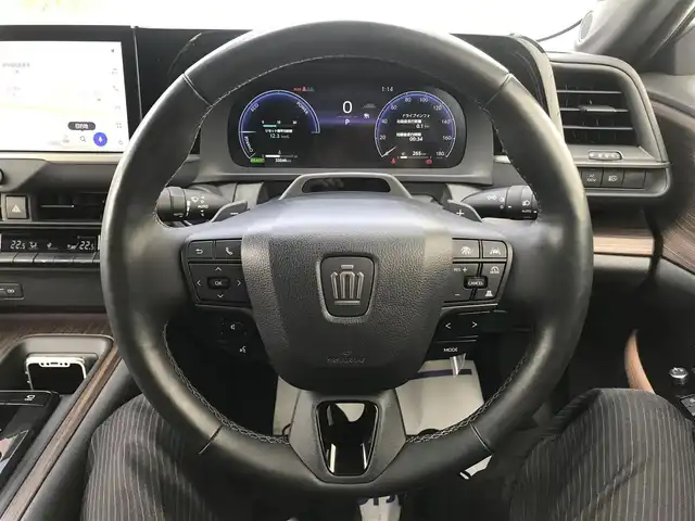 トヨタ クラウン Z 栃木県 2024(令6)年 3.3万km プレシャスホワイトパール 株)IDOMが運営する【じしゃロン小山店】の自社ローン専用車両になります。こちらは現金またはオートローンご利用時の価格です。自社ローンご希望の方は別途その旨お申付け下さい//ワンオーナー/禁煙車/純正１２．３インチディスプレイオーディオ/(Bluetooth)/(ApplecarPlay)/(Milacast)/トヨタプレミアムサウンドシステム/スマートキー/プッシュスタート/バックカメラ/全方位カメラ/ＥＴＣ２．０/レーダークルーズコントロール/プリクラッシュセーフティ/レーンキープアシスト/コーナーセンサー/ブラインドスポットモニター/ロードサインアシスト/プロアクティブドライビングアシスト/パーキングサポートブレーキ/パワーシート/シートメモリー/シートヒーター/エアシート/ステアリングヒーター/リフレッシュシート/TPMS/外部給電アタッチメント/アクセサリーコンセント(１００V)/ハンズフリーパワートランクリッド/リアサンシェード/リアマルチオペレーションパネル/デジタルインナーミラー/ステアリングリモコン/オートマチックハイビーム