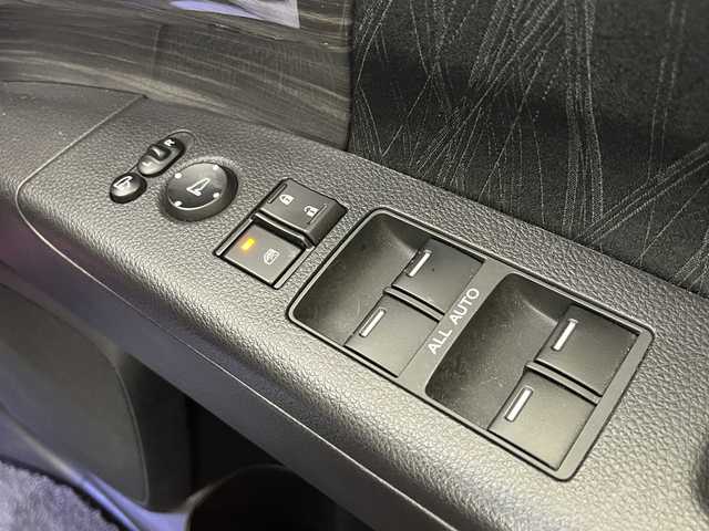 ホンダ オデッセイ アブソルート・EXホンダセンジング 大阪府 2016(平28)年 6.3万km ホワイトオーキッドパール ホンダセンシング/　・衝突軽減ブレーキ/　・誤発進抑制機能/　・アダプティブクルーズコントロール/　・車線維持支援システム/フリップダウンモニター/社外メモリナビ/　　BT/フルセグTV/バックカメラ/両側パワースライドドア/LEDオートライト/フォグランプ/合皮ハーフレザーシート/パワーシート/社外18インチアルミホイール/パドルシフト/アイドリングストップ/スマートキー/ビルトインETC