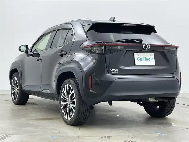 トヨタ ヤリスクロス Z 岡山県 2021(令3)年 2.1万km ブラックマイカ 純正８インチディスプレイオーディオ　/【BT/USB/フルセグ/Carplay】/パノラミックビューモニター/TVキャンセラー/ビルトインＥＴＣ　/シートヒーター　前席/ＬＥＤヘッドライト　/レーダークルーズコントロール　/ドライブレコーダー　前後/ブラインドスポットモニター　/コーナーセンサー　前後　/パワーシート　運転席/スペアキー×1/禁煙車/オートハイビーム/オートブレーキホールド/純正フロアマット/踏み間違い防止/ドアバイザー/新車保証書