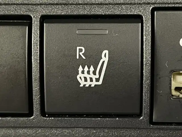 トヨタ ヤリスクロス Z 岡山県 2021(令3)年 2.1万km ブラックマイカ 純正８インチディスプレイオーディオ　/【BT/USB/フルセグ/Carplay】/パノラミックビューモニター/TVキャンセラー/ビルトインＥＴＣ　/シートヒーター　前席/ＬＥＤヘッドライト　/レーダークルーズコントロール　/ドライブレコーダー　前後/ブラインドスポットモニター　/コーナーセンサー　前後　/パワーシート　運転席/スペアキー×1/禁煙車/オートハイビーム/オートブレーキホールド/純正フロアマット/踏み間違い防止/ドアバイザー/新車保証書