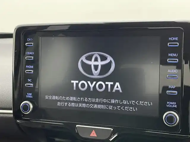 トヨタ ヤリスクロス Z 岡山県 2021(令3)年 2.1万km ブラックマイカ 純正８インチディスプレイオーディオ　/【BT/USB/フルセグ/Carplay】/パノラミックビューモニター/TVキャンセラー/ビルトインＥＴＣ　/シートヒーター　前席/ＬＥＤヘッドライト　/レーダークルーズコントロール　/ドライブレコーダー　前後/ブラインドスポットモニター　/コーナーセンサー　前後　/パワーシート　運転席/スペアキー×1/禁煙車/オートハイビーム/オートブレーキホールド/純正フロアマット/踏み間違い防止/ドアバイザー/新車保証書